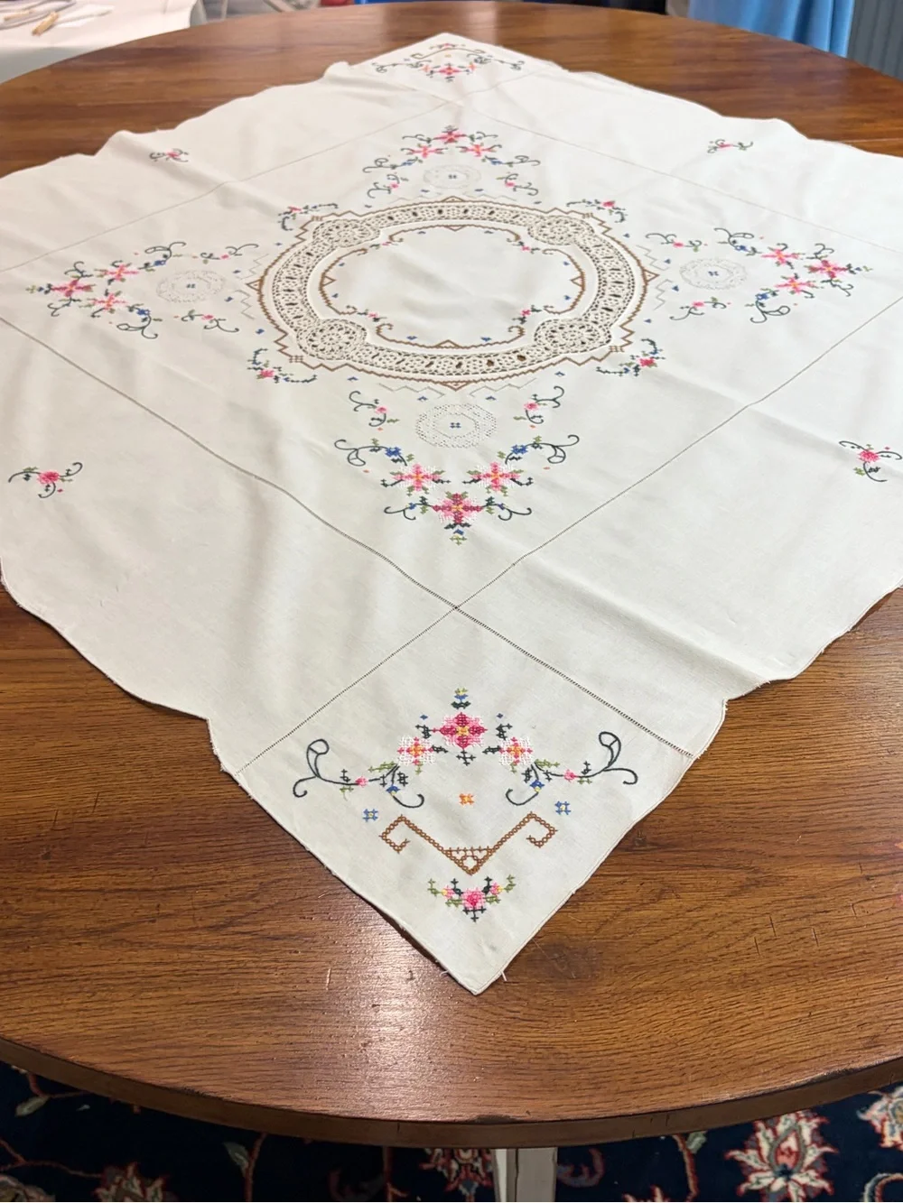 Vintage Hand Embroidered Floral Tablecloth Crochet Lace Linen 41” Square